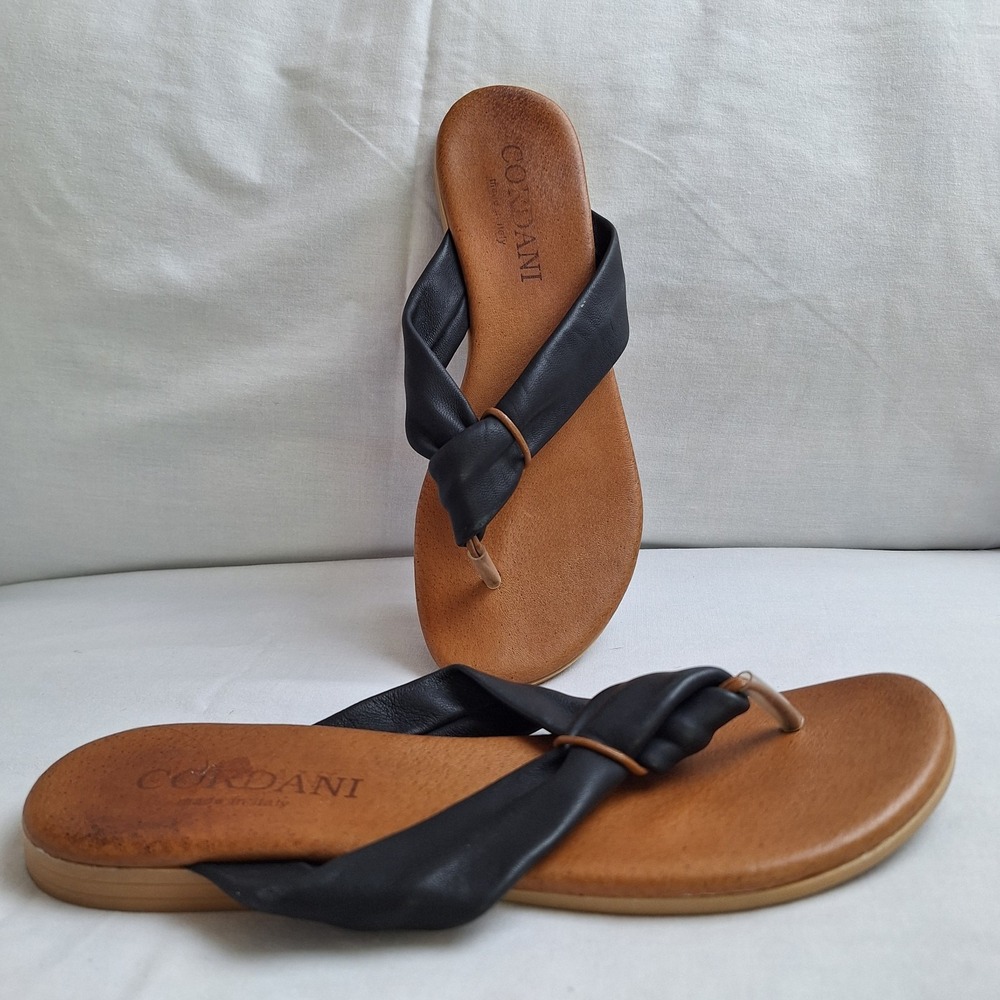 Cordani Made In Italy Womens Size 36 (US 5.5 or 6) Black Thong Flip Flop Sandals